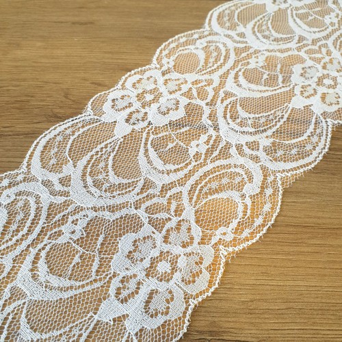 Delicate lace trim ribbon - ribbon, 4"