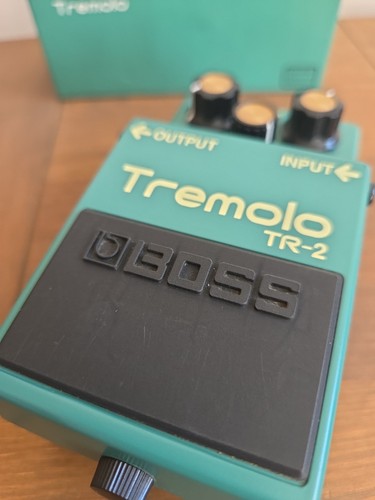Boss tremolo effect - ,