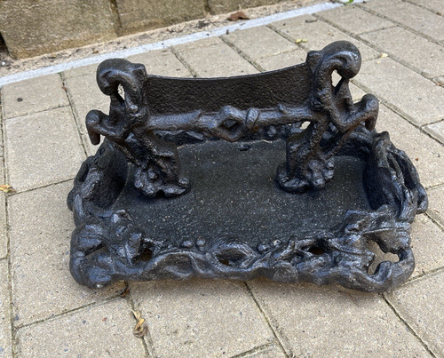 Early victorian ornate - ornate, cast