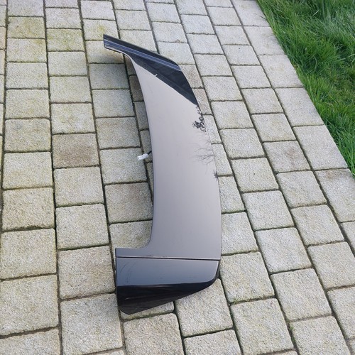 Toyota yaris cross tailgate - toyota,