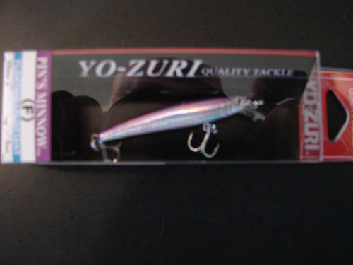 Zuri pin minnow - pin's, purple
