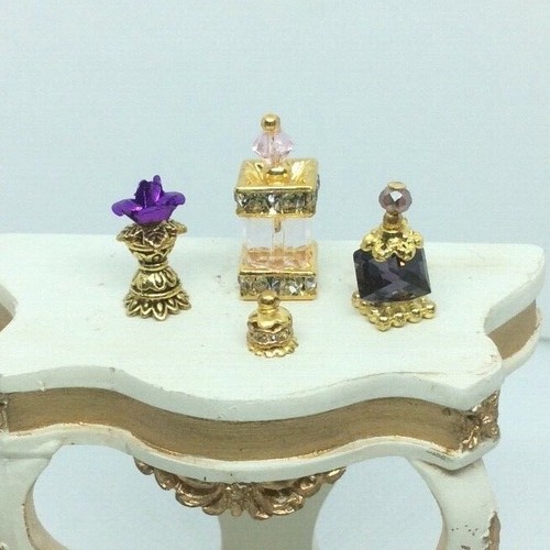 Dolls house handmade - ,