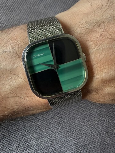Juvenia integrated bracelet