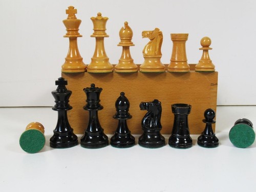 Vintage lardy chess set - lardy?,
