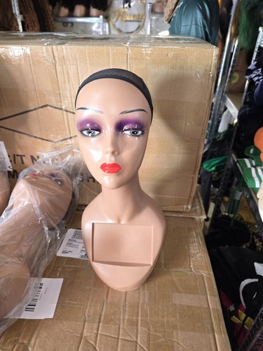 Female mannequin head - female,