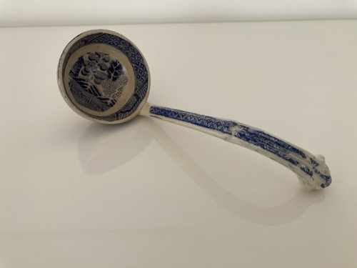 Willow pattern blue white - pattern,