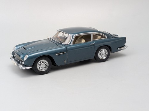 Danbury aston martin - aston, db5