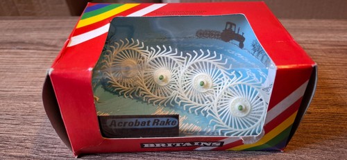 Britains green acrobat hay - britains,