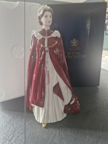 Royal worcester queen - worcester,