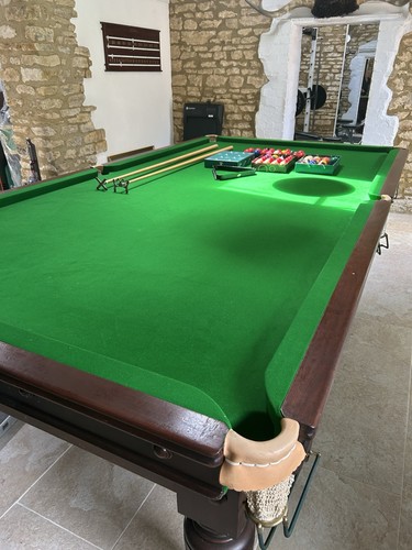 Snooker table - snooker,