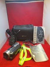 Canon Legria HF R16 Handheld