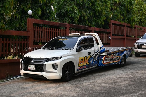 Truck photo 12x8 mitsubishi - -,