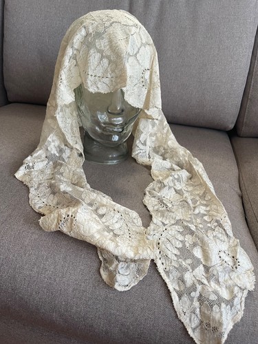 Antique 19thc blonde silk lace - antique,
