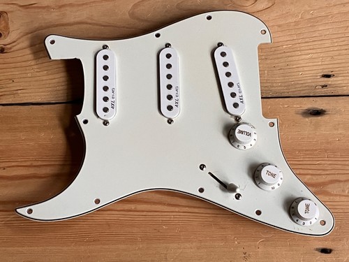 Axl emg stratocaster electric - emg,