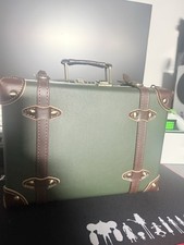 GLOBE TROTTER inspired Green