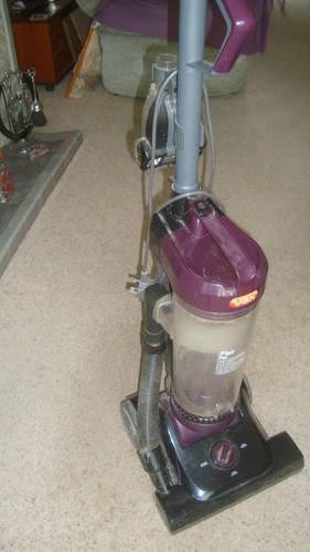 Upright bagless vacuum cleaner - upright,