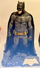 Batman  Finders Keypers Statue