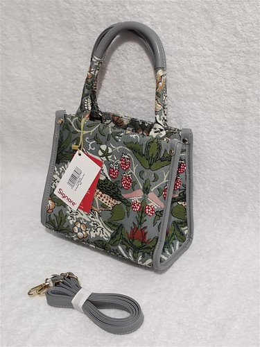Signare tapestry small - signare, city