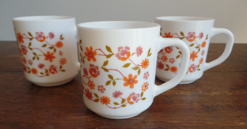 Three vintage arcopal france - three,