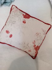 Kate Forman Red Roses  Linen