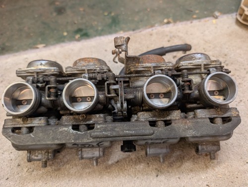 Honda cbx550f carbs - honda,