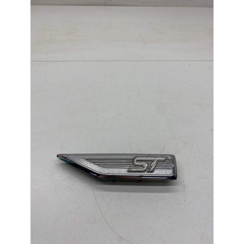 Ford focus wing badge - ford, 2006