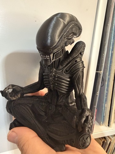Meditating xenomorph alien - xenomorph,