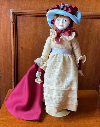 Royal doulton little model - royal,