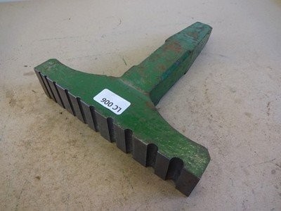 Grooving iron stake