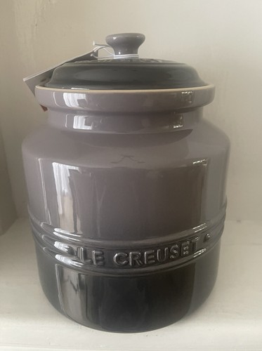 Creuset biscuit cookie jar - le,