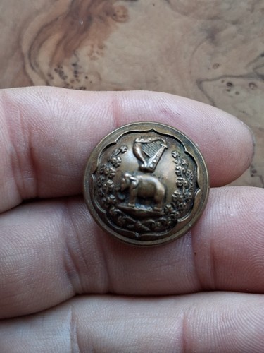 Irish army button connaught - irish,