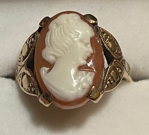 Vintage 9ct yellow gold - gold, shell