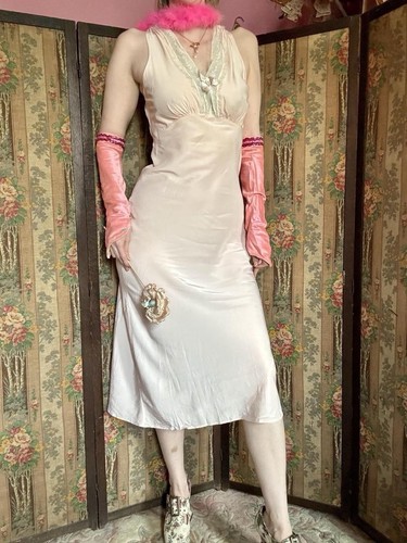 1930s 40s baby pink bias - baby,