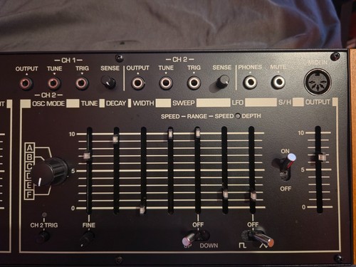 Behringer syncussion 1 - behringer, sy-1