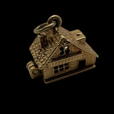 Enamelled Chalet House and Family - Vintage Solid Gold Charm