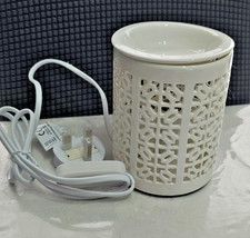 Jones Home & Gifts Plug In