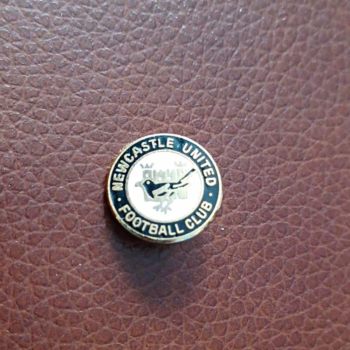 Newcastle united round enamel - united,