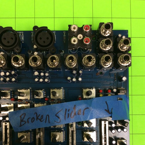 Broken behringer eurorack - broken,