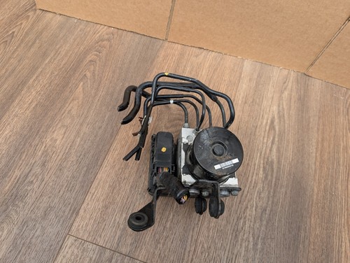 Mazda abs pump 8v61 - 3,