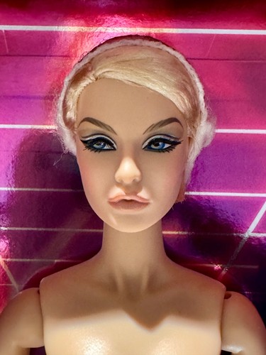 Fashion royalty face - royalty, nu