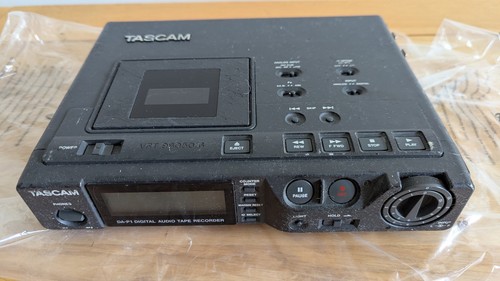 Tascam portable dat - portable,
