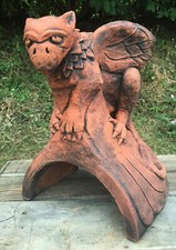 Baby Griffin roof finial half round decorative ridge tile stone ornament