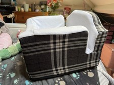 Pet Car Booster Seat / Bed, For Small Dogs, Puppies Or Cats.