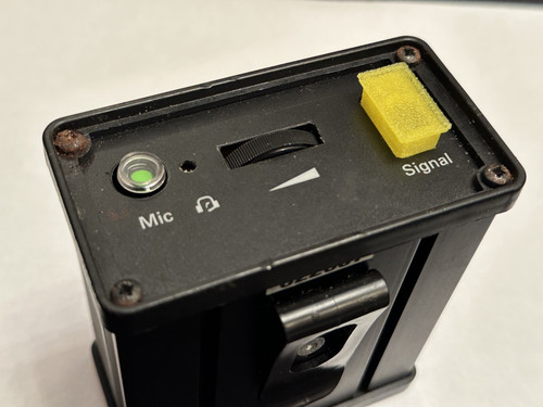 Yellow signal flash - flash, button