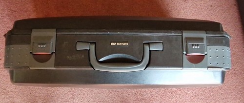 Large vip skyflite suitcase - large,