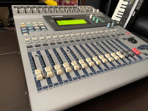 Yamaha 01v digital - 01v, mixing