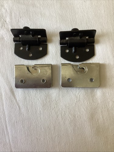 Pair dust cover hinges - hinges, vtg