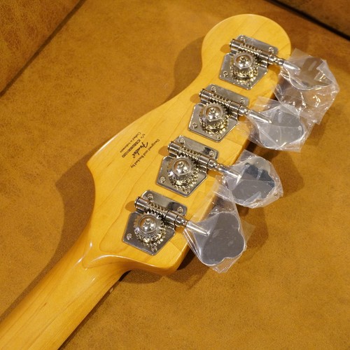 Squier classic vibe 60s p - classic,