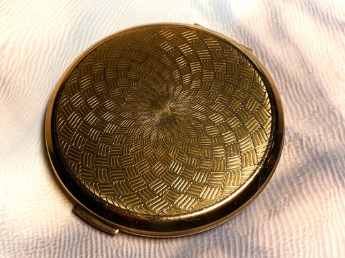 Sunburst pattern gold tone