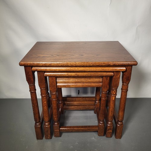 Vintage oak nest - oak,